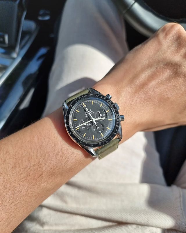 "Lagoon" Watch Strap in Chamois // Olive