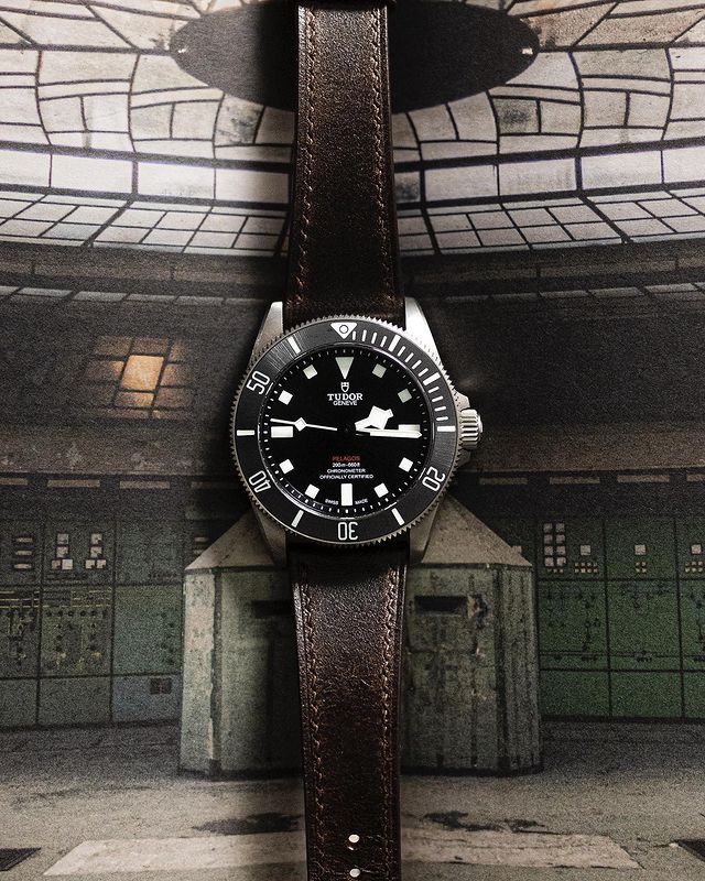 "Lagoon" Watch Strap in Crazy Cow // Snuff