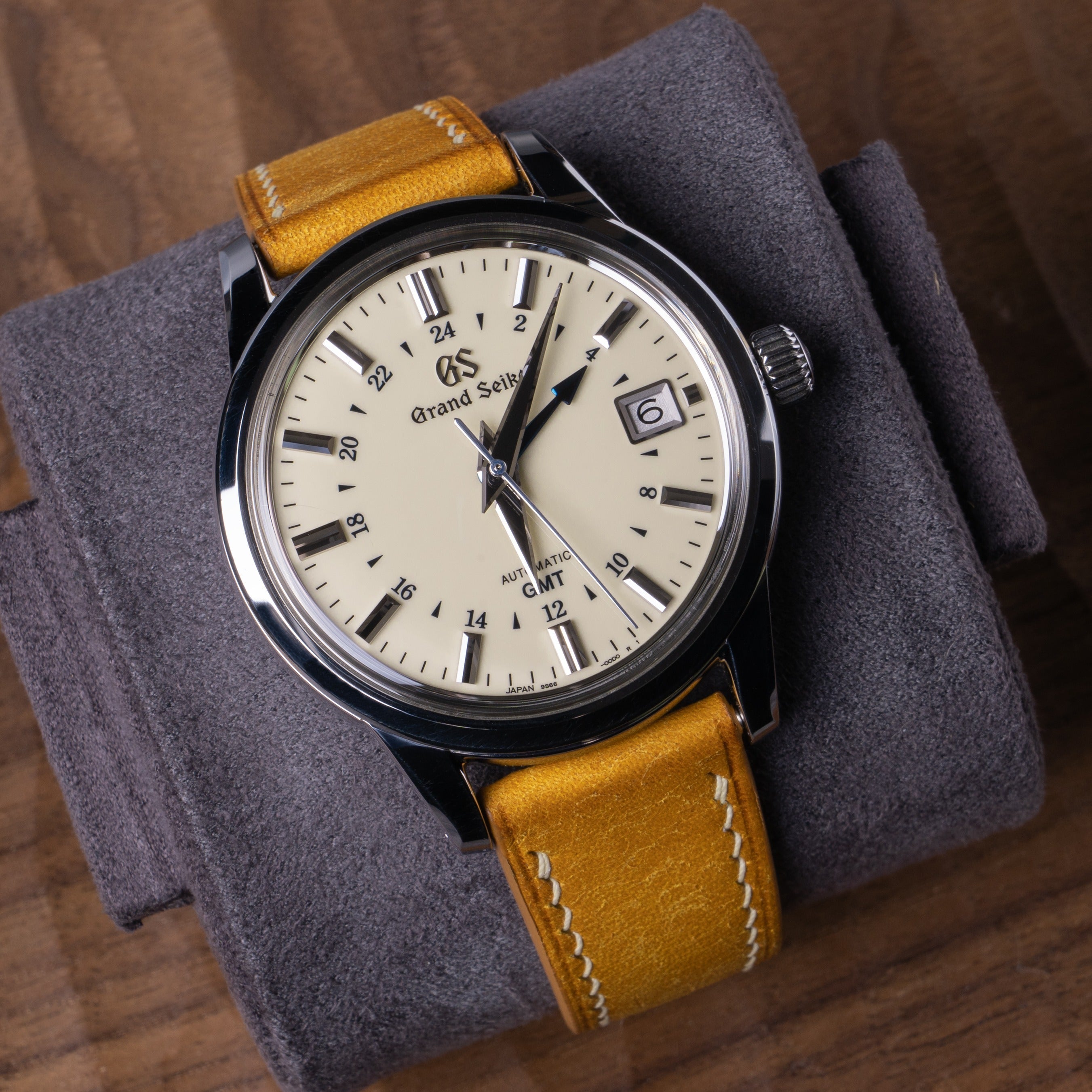 "Lagoon" Watch Strap in Pueblo // Napoli